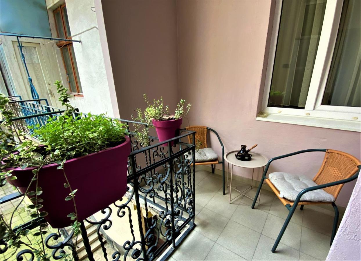 Glorious Apartment Near The Old City Lviv Bagian luar foto