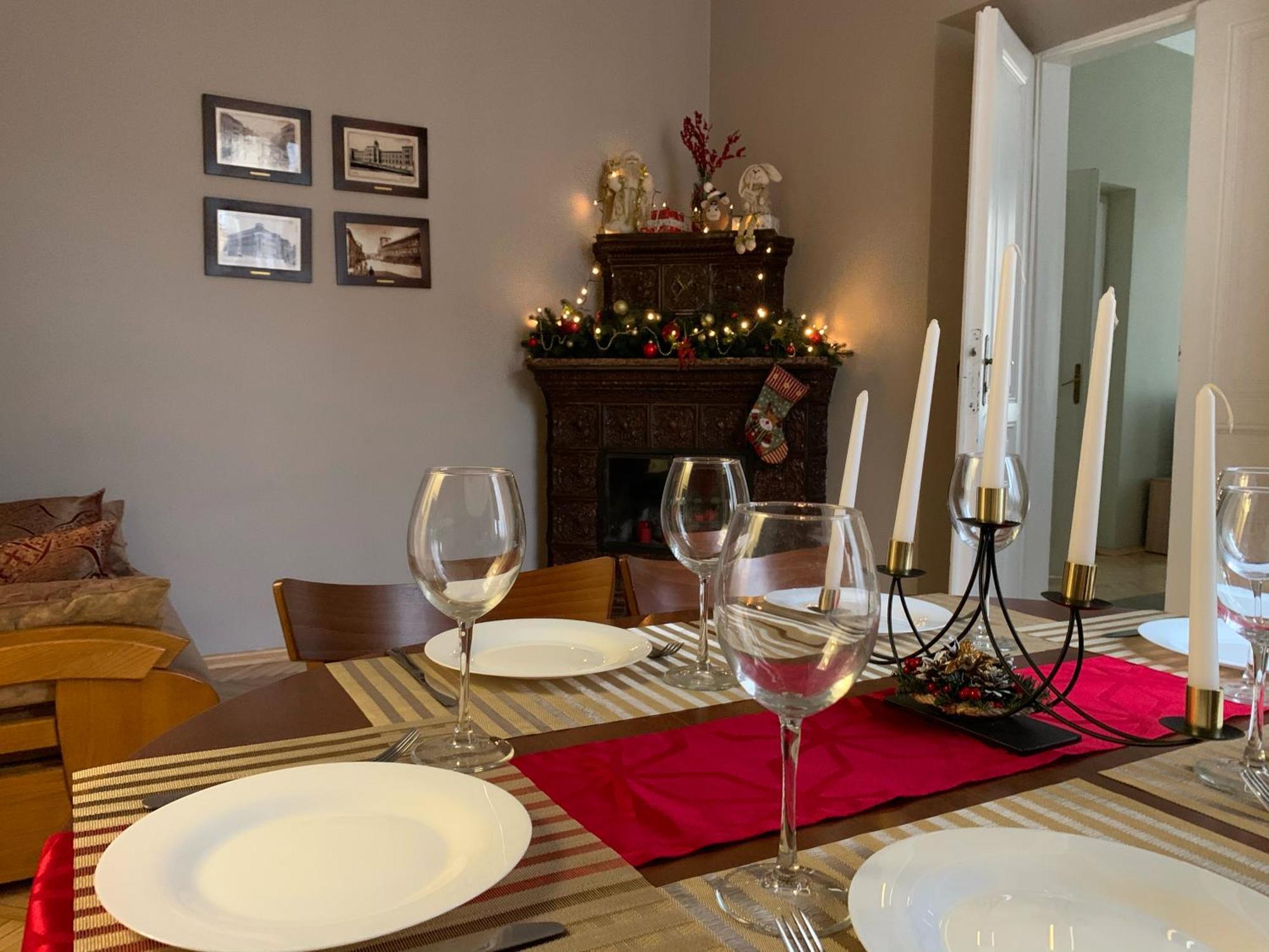 Glorious Apartment Near The Old City Lviv Bagian luar foto